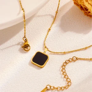 Black geometric shape anti-tarnish pendant